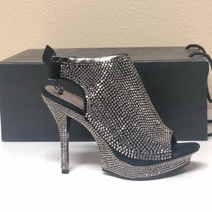 Helens Heart Lady’s Formal Crystal Heels SZ 6